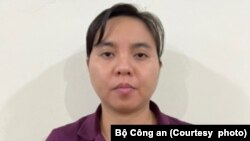 Bà Nguyễn Phương Hồng, trợ lý tập đoàn Vạn Thịnh Phát, lúc bị công an bắt. Hình ảnh do cơ quan công an công bố.